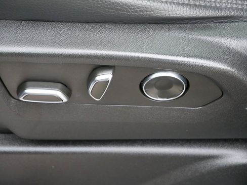 Used 2021 GMC Yukon XL Denali image 17