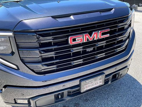 New 2025 GMC Sierra 1500 Elevation AWD/4WD image 16