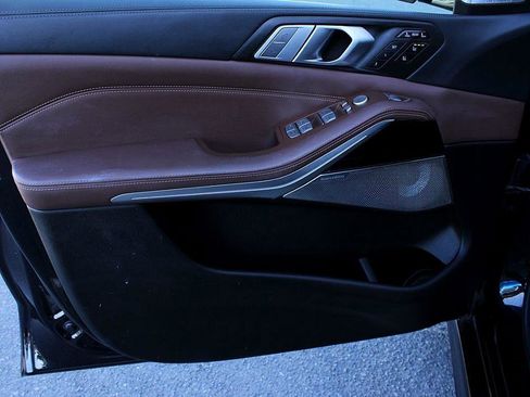 Used 2019 BMW X7 xDrive50i w/ M Sport Package image 8