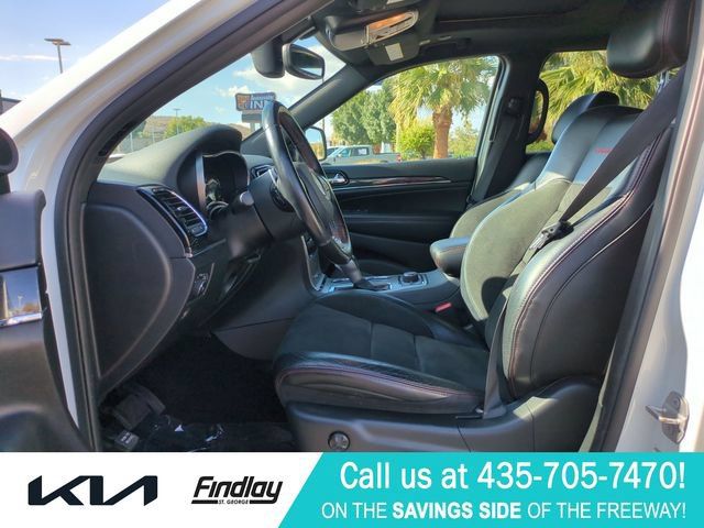 Used 2020 Jeep Grand Cherokee Trailhawk AWD/4WD image 16