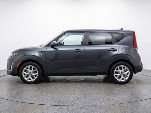 Used 2025 Kia Soul LX w/ LX Technology Package FWD image 5
