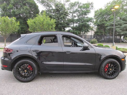 Used 2018 Porsche Macan Turbo image 90