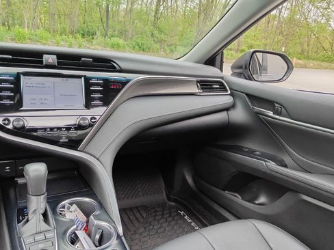Used 2018 Toyota Camry XSE FWD image 24