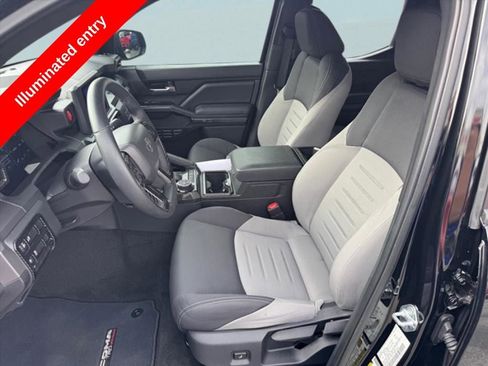 Used 2024 Toyota Tacoma TRD Off-Road image 8