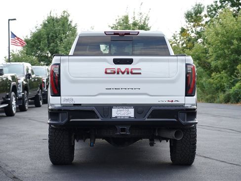Used 2025 GMC Sierra 2500 AT4X image 4