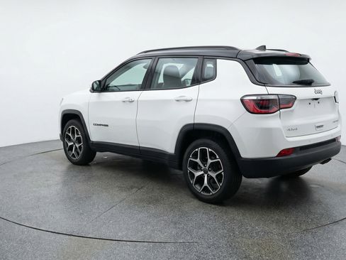 Used 2025 Jeep Compass Limited image 6