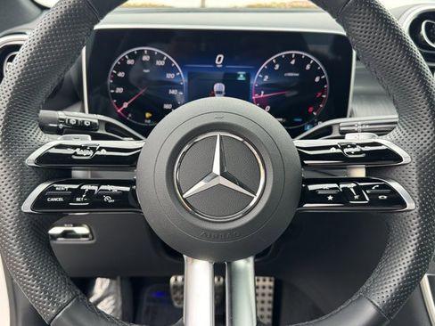 Used 2025 Mercedes-Benz GLC 300 4MATIC image 24