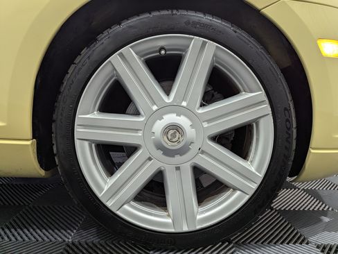 Used 2005 Chrysler Crossfire Limited image 6