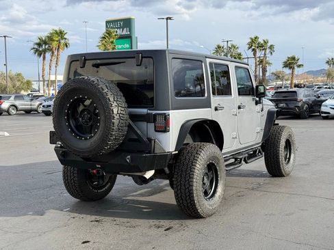 Used 2016 Jeep Wrangler Unlimited Sahara image 6