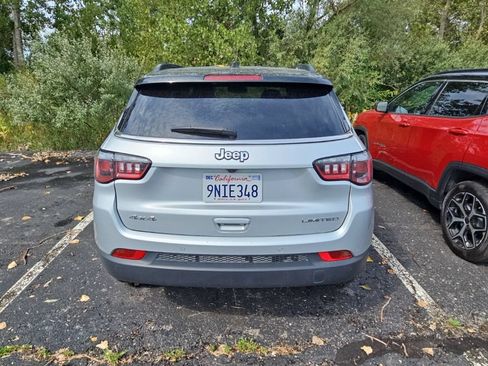 Used 2025 Jeep Compass Limited AWD/4WD image 7