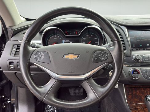 Used 2014 Chevrolet Impala LT w/ Convenience Package FWD image 11