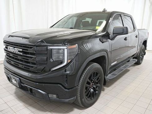 Used 2022 GMC Sierra 1500 Elevation w/ LPO, Elevation Black Package image 18