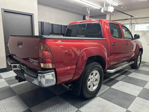 Used 2005 Toyota Tacoma PreRunner image 9