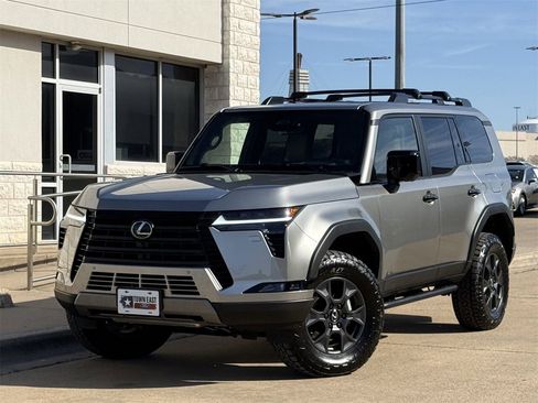 Used 2026 Lexus GX 550 image 2