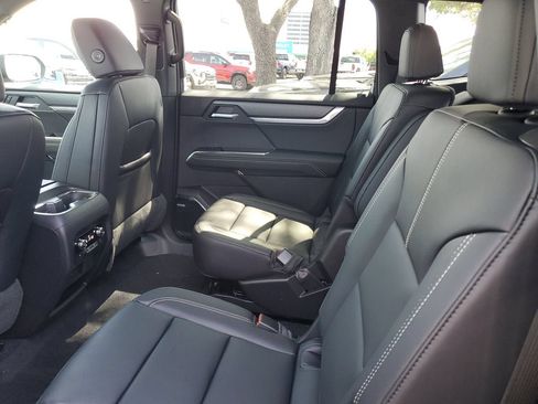 New 2026 GMC Acadia Elevation w/ Elevation Premium Package FWD image 11
