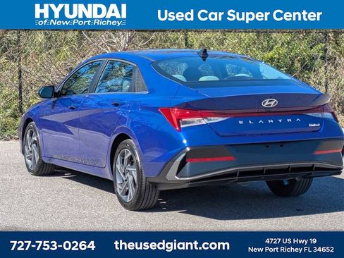 Used 2026 Hyundai Elantra Limited w/ Cargo Package image 3