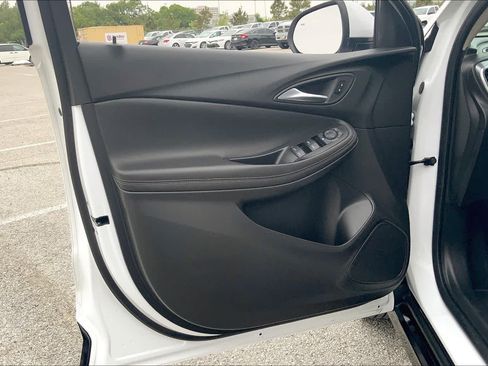Used 2024 Buick Encore GX Sport Touring FWD image 21