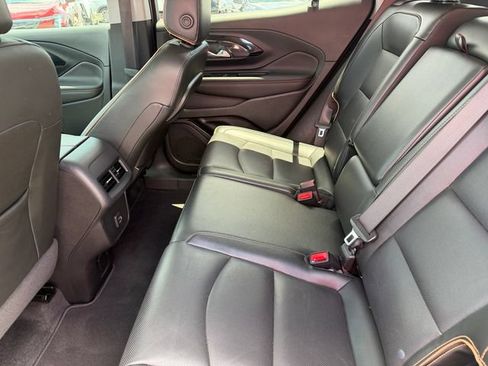 Used 2022 GMC Terrain AT4 w/ Tech Package AWD/4WD image 9