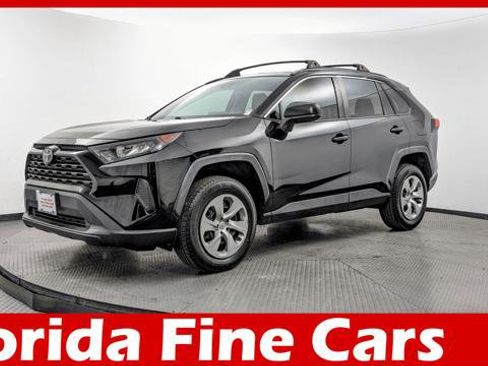 Used 2020 Toyota RAV4 LE FWD image 1