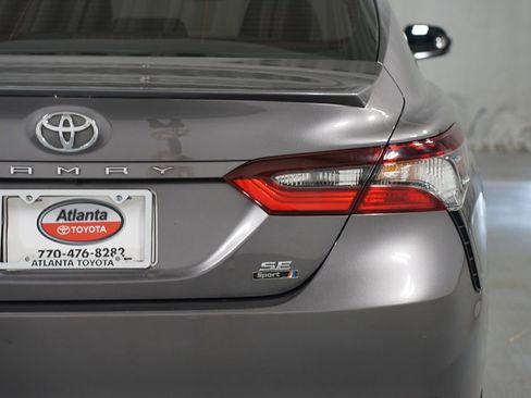 Used 2023 Toyota Camry SE image 10