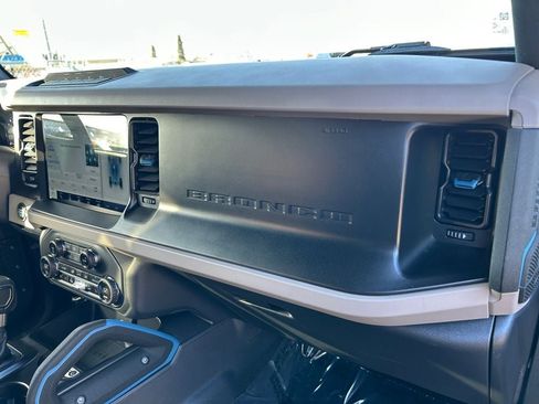 Used 2023 Ford Bronco Wildtrak AWD/4WD image 26
