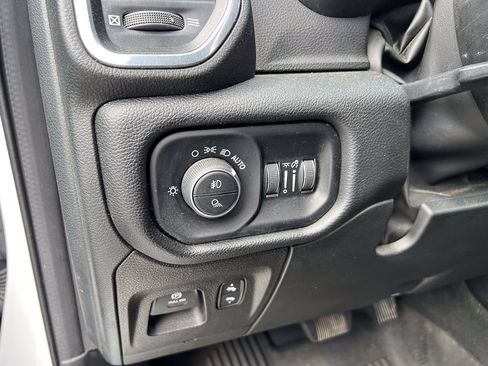 Used 2022 RAM 1500 Laramie AWD/4WD image 18