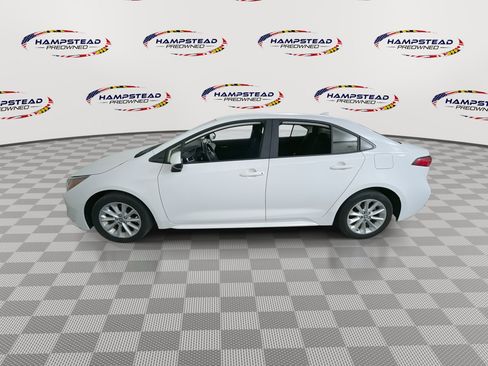 Used 2021 Toyota Corolla LE w/ LE Convenience Package FWD image 5