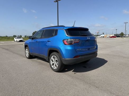 Used 2024 Jeep Compass Latitude AWD/4WD image 3