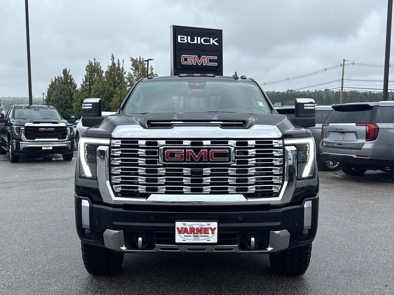 Used 2025 GMC Sierra 2500 Denali AWD/4WD image 2