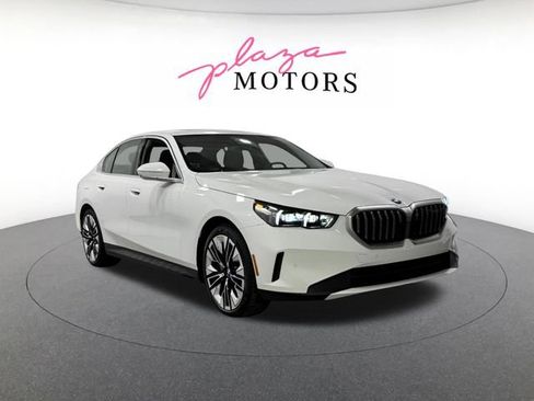 New 2026 BMW 530i xDrive w/ Premium Package AWD/4WD image 7