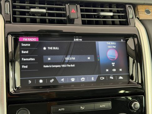 Used 2018 Land Rover Discovery HSE AWD/4WD image 24