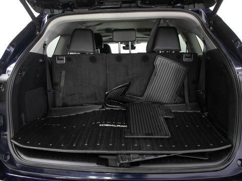 Used 2025 Toyota Highlander Limited AWD/4WD image 9