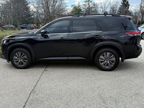 Used 2023 Nissan Pathfinder SV AWD/4WD image 7