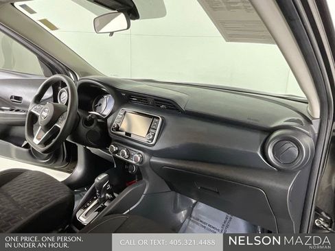Used 2021 Nissan Kicks S image 30