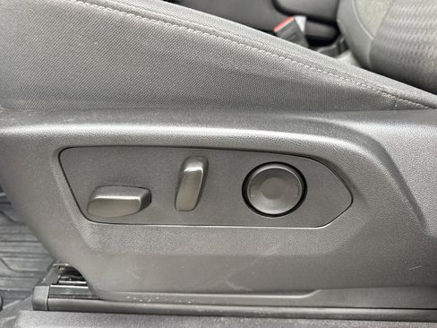 Used 2025 GMC Sierra 3500 SLE w/ SLE Value Package image 19