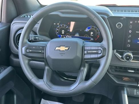 Used 2025 Chevrolet Colorado W/T RWD image 12