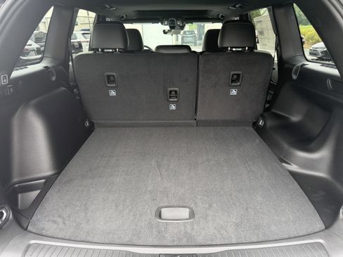 New 2025 Jeep Grand Cherokee Altitude image 7