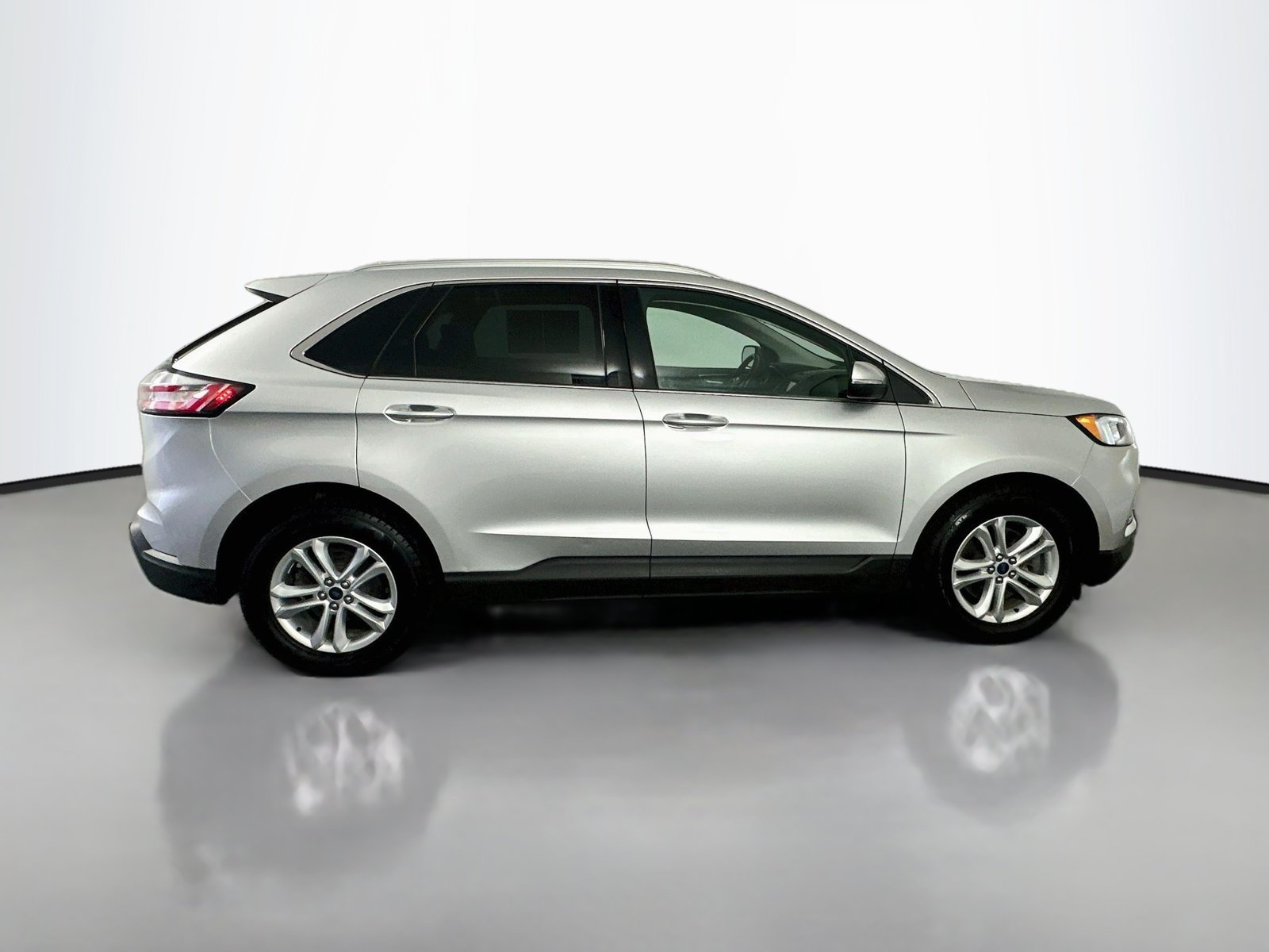 Used 2019 Ford Edge SEL w/ Equipment Group 201A AWD/4WD image 8