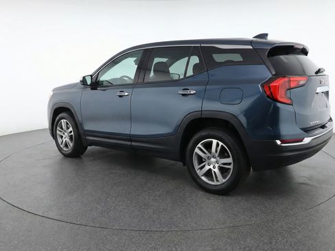 Used 2024 GMC Terrain SLE image 6