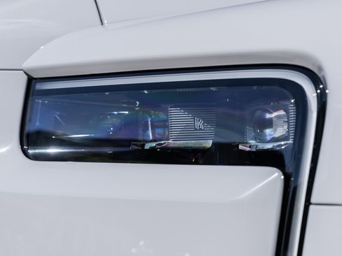 New 2026 Rolls-Royce Cullinan Black Badge image 19