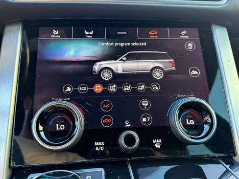 Used 2018 Land Rover Range Rover Supercharged AWD/4WD image 32