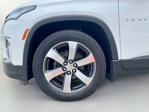 Used 2023 Chevrolet Traverse LT w/ LT Premium Package AWD/4WD image 34