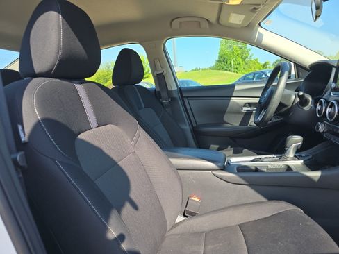 Used 2024 Nissan Sentra SV FWD image 13