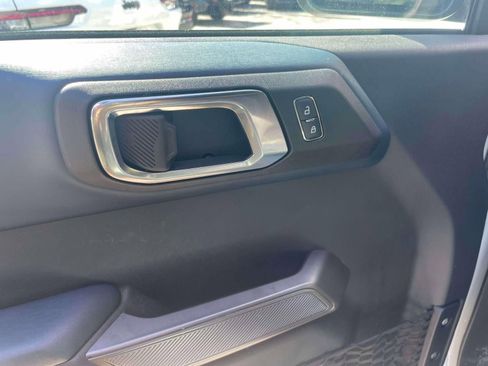 Used 2022 Ford Bronco Outer Banks image 16