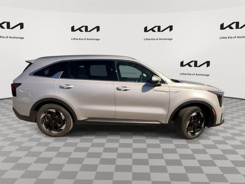 Certified 2025 Kia Sorento SX Prestige AWD/4WD image 2