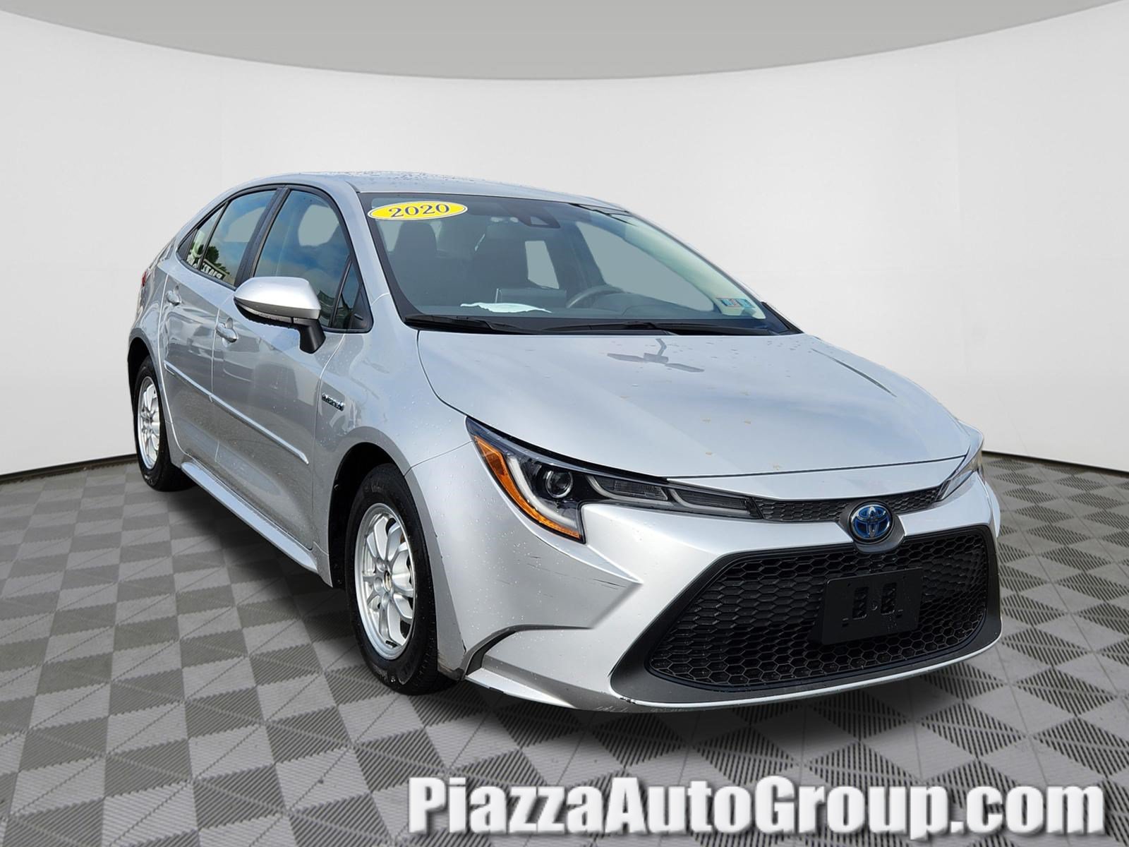 Used 2020 Toyota Corolla LE FWD image 1