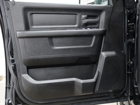 Used 2024 RAM 3500 Tradesman w/ Chrome Appearance Group image 16