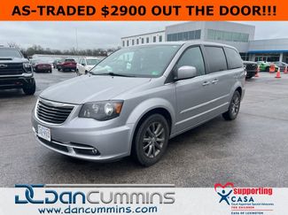 Used 2015 Chrysler Town & Country S w/ Driver Convenience Group video 1