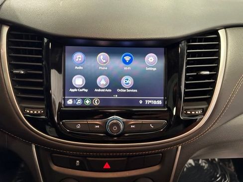 Used 2020 Chevrolet Trax LT FWD image 19