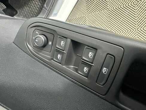 Used 2022 Volkswagen Taos SE AWD/4WD image 24